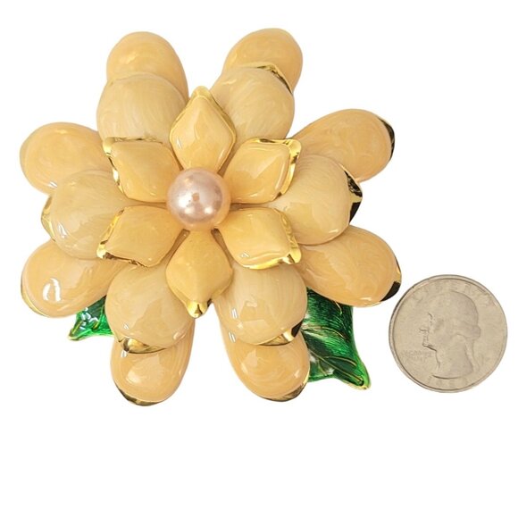 Joan Rivers Gold Tone Peach, Green Enamel Faux Pearl Flower Brooch, Signed M55 - Picture 8 of 10